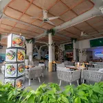 Ark Bar Beach Resort