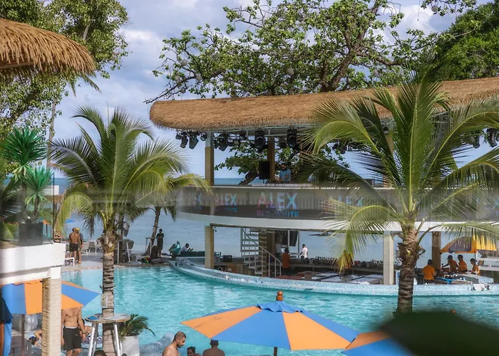 Ark Bar Beach Resort